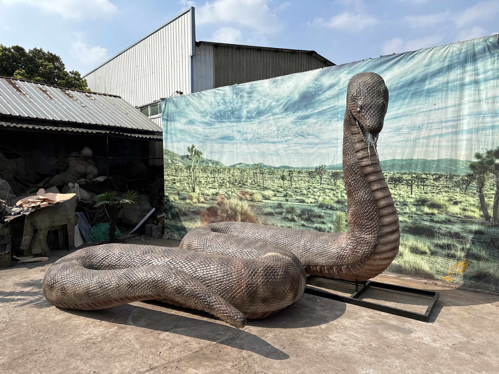 Life size realistic fiberglass snake model for outdoor decoration