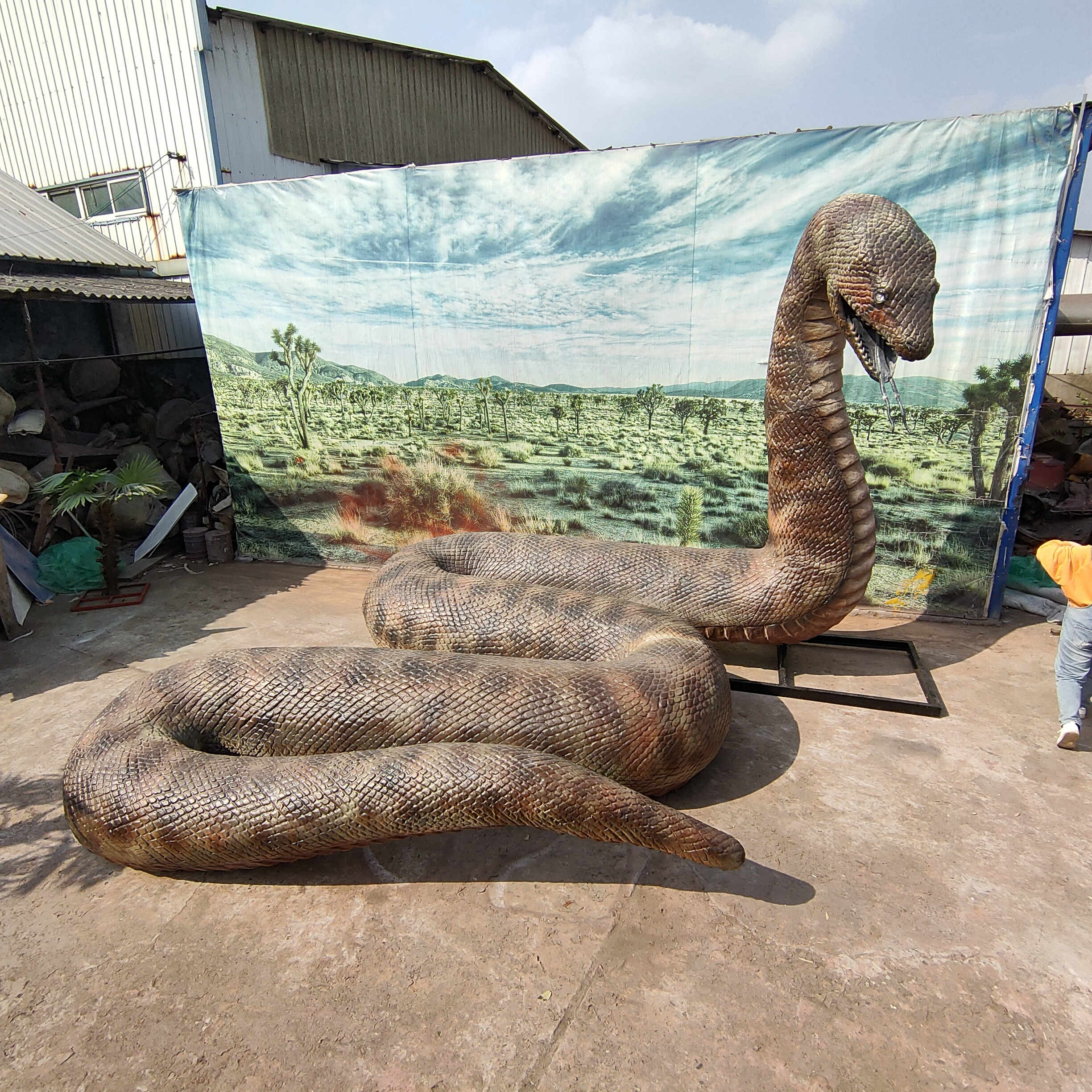 Life size realistic fiberglass snake model for outdoor decoration