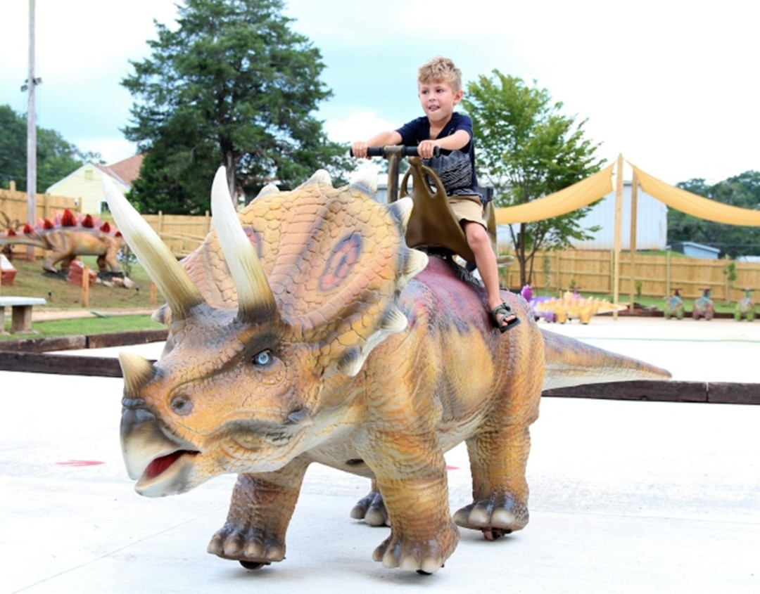 USA animatronic dinosaur rides amusement park