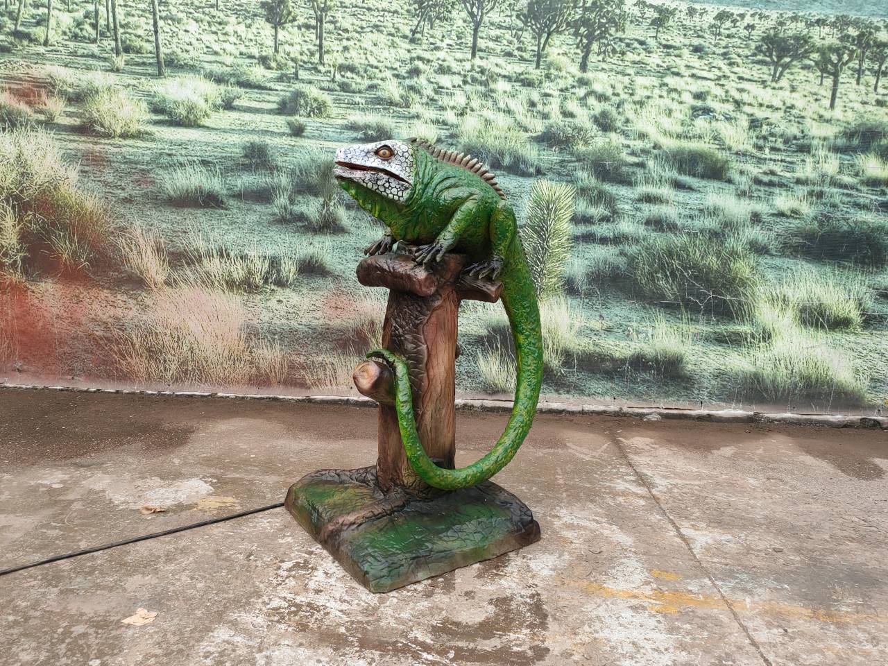Artificial Animatronic lizard animal model