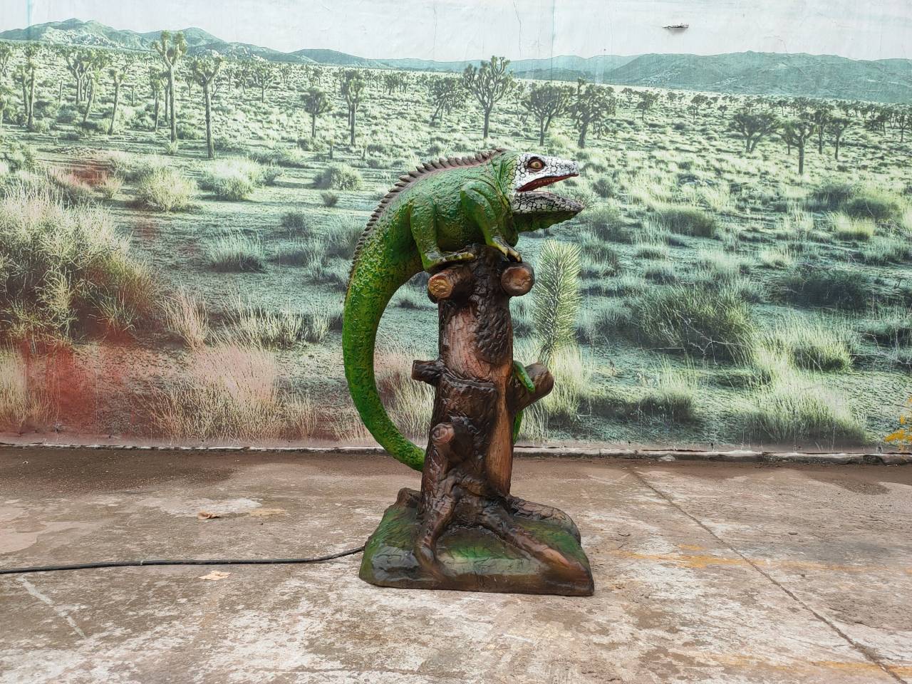 Artificial Animatronic lizard animal model