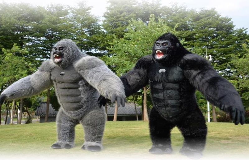 2.6m giant walking inflatable king kong mascot costume prop for events 2.6m giant walking inflatable king kong mascot costume prop for events