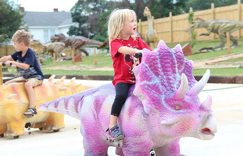 Animatronic Triceratops Dinosaur Car Coin Operated Dinosaur Scooter