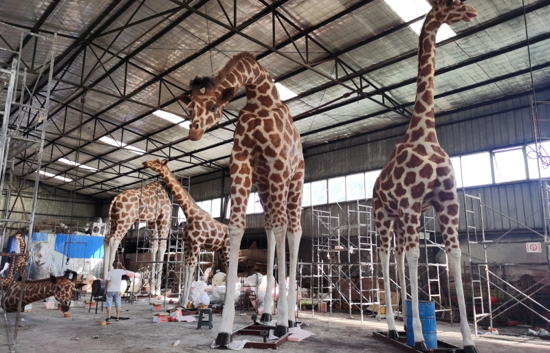 Realistic Life Size Artificial Animatronic Animal Model with Vivid Appearance:The Charm Beyond Reality