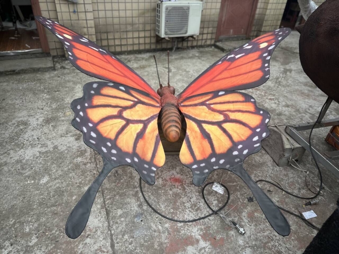 Adventures in the Insect World - Realistic Animatronic Simulated Insect Models