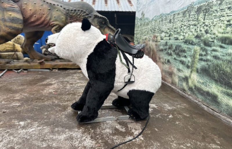 Cute Amusement entertainment animatronic animal panda ride for fun