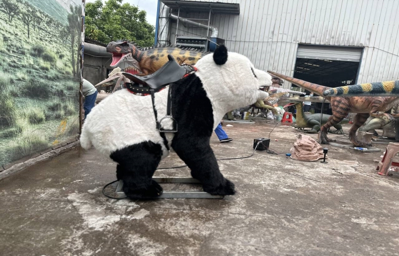 Cute Amusement entertainment animatronic animal panda ride for fun