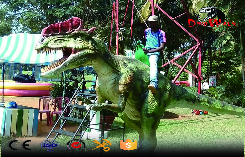 animatronic dinosaur dilophosaurus ride