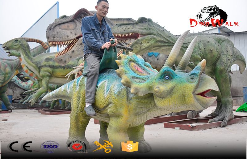 Jurassic park dinosaur simulation walkeing dinosaure ride