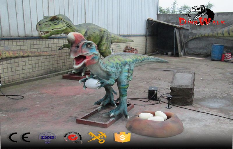small size animatronic dinosaur stealing egges simulation with nest