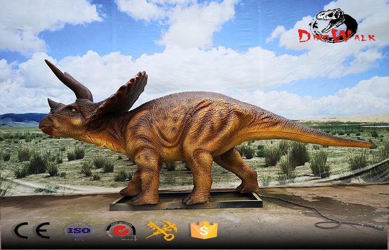 animatronic dinosaur simulation real lifesize model Triceratops