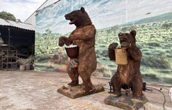 Realistic an imatronic bear sculpturefor exhibition and education