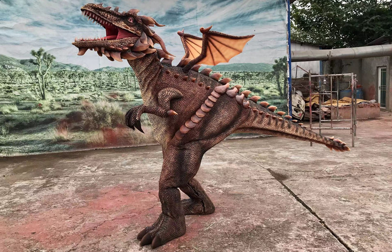 Fantastic Realistic animatronic walking dragon costume Fantastic Realistic animatronic walking dragon costume