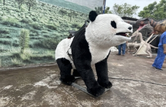 Cute Amusement entertainment animatronic animal panda ride for fun
